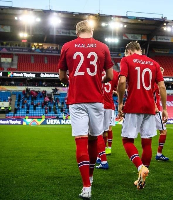 开云体育官网-勒沃库森鏖战塞维利亚，厄德高完成帽子戏法