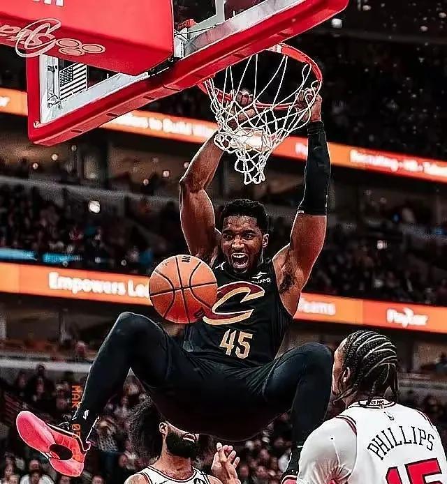 公牛横扫火箭，米切尔一己之力扛起全队的简单介绍