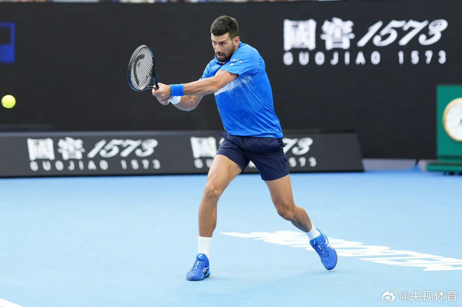 法国网球队鏖战德国网球队，德约科维奇绝境逆转