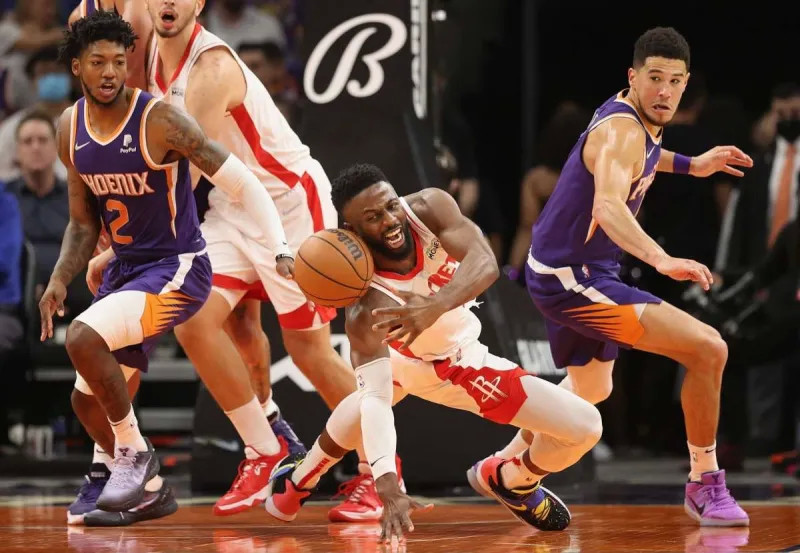 太阳碾压火箭，克莱扛起全队